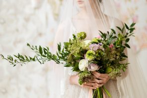 Soft muted color palette - bridal style | fabmood.com #wedding #weddinginvites #weddingcolor #inspirationshoot #styledshoot #morningbride #weddinginspiration