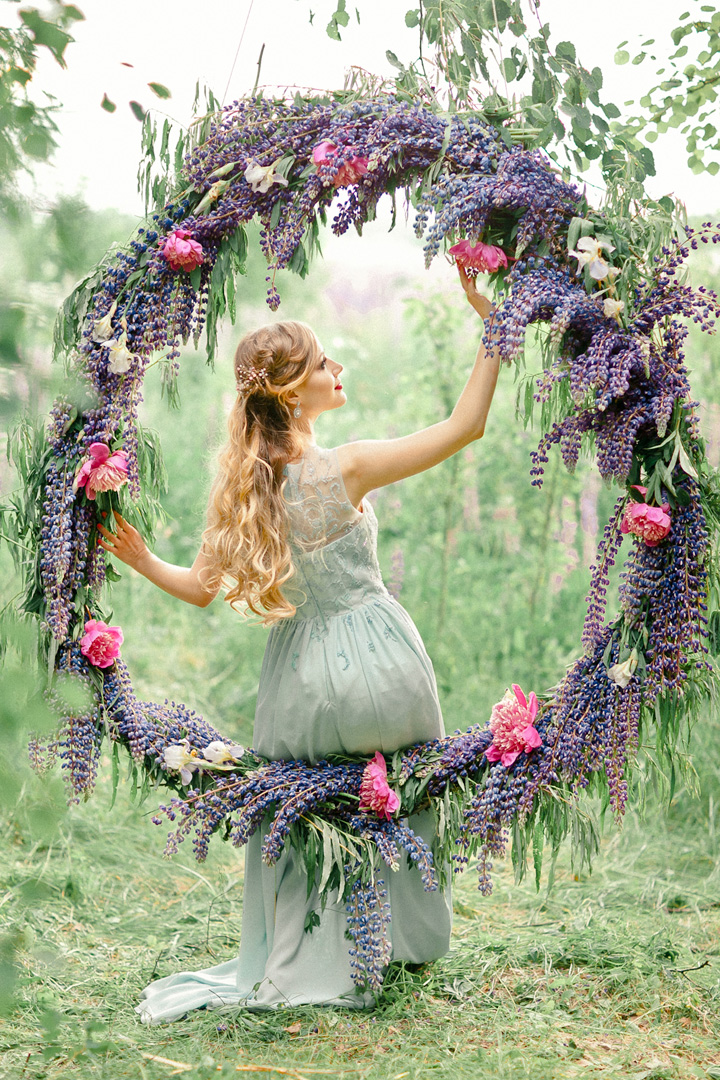 Bluebell Indigo Violet for A Wedding Anniversary Filled with Greenery Giant Wreath | fabmood.com #giantwreath #weddingwreath #bluebell #indigowedding #outdoorwedding #weddinginspiration
