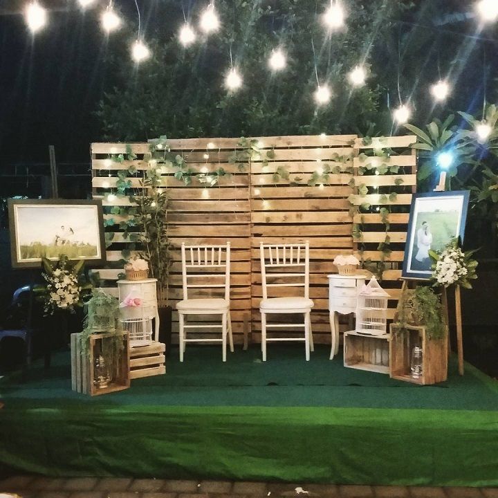 Wooden Pallet Wedding Backdrop #weddingdecor #palletbackdrop #weddingbackdrop #weddingreceptiondecor #weddingceremonydecor