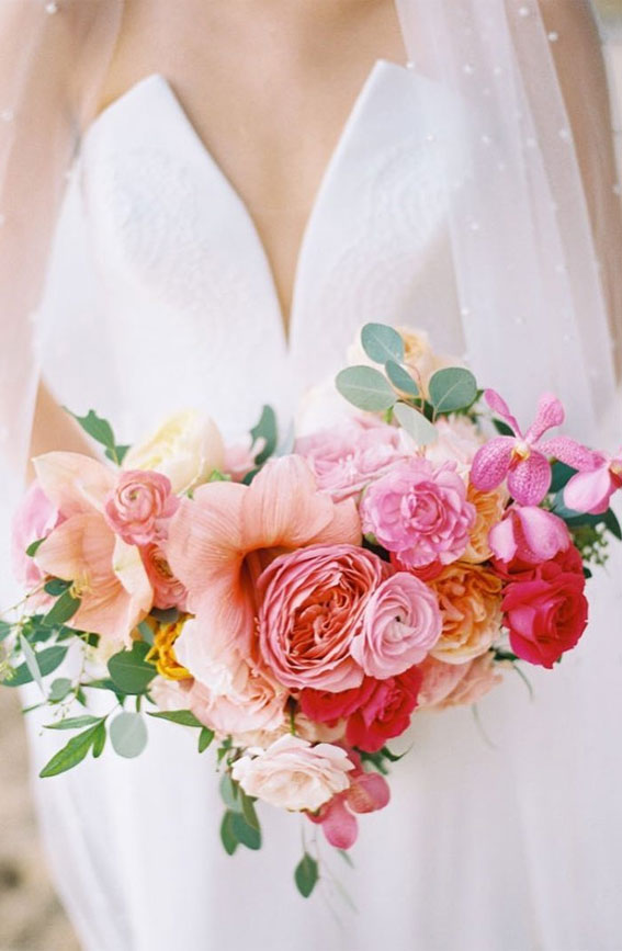 summer wedding bouquet, tropical wedding bouquet ideas, coral wedding bouquet
