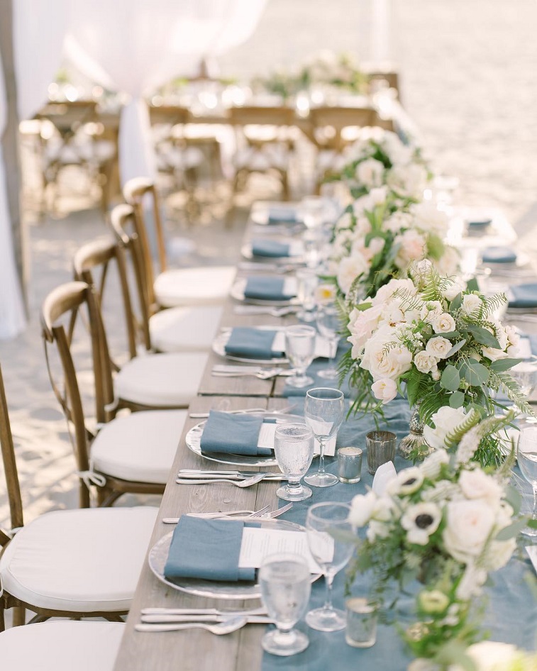 Prettiest wedding tablescapes - 45 Ways to Dress Up Your Wedding Reception Tables #weddingdecor #weddingideas #weddingtable