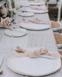 minimalist wedding table decors