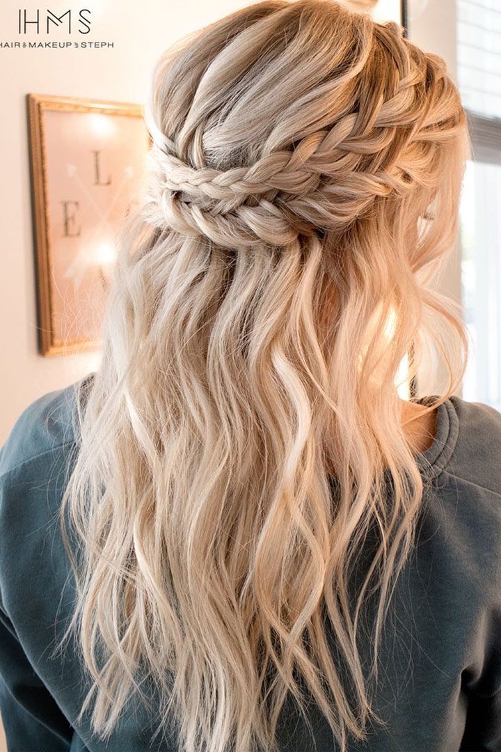 Crown braid with half up half down hairstyle inspiration #weddinghair #halfup #halfdown #halfuphalfdown #braids #crownbraid #hairstyleideas