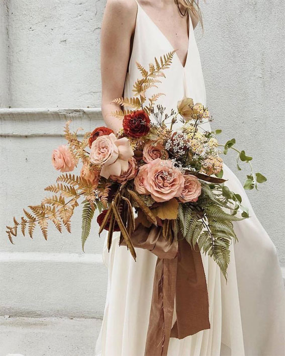 7 The perfect fall wedding bouquets with copper accents 1