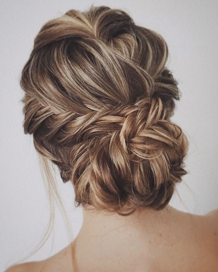 Updo Wedding Hairstyle | fabmood.com #weddinghair #updo #upstyle #hairdos #updos #bridalhair #braids