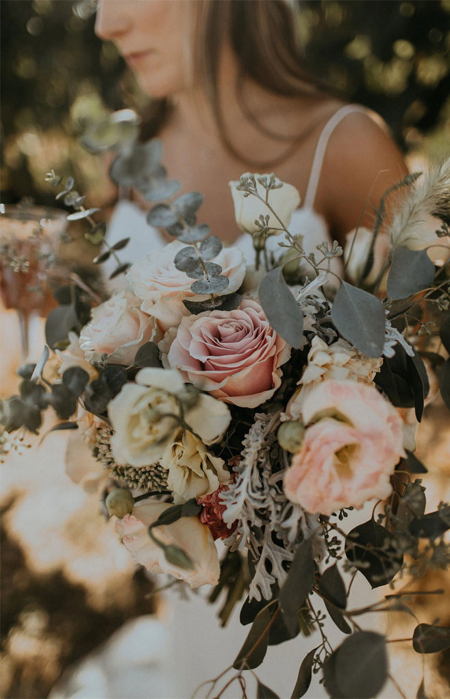 Romantic wedding bouquet with mauve accents #bouquet
