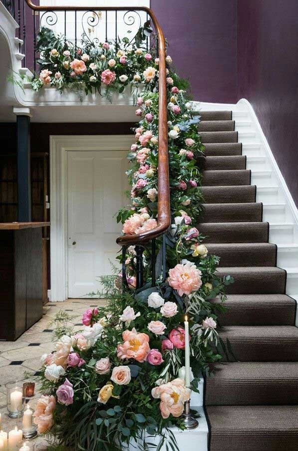 12 Fabulous wedding staircase decoration ideas - how to decorate a staircase with flowers ,staircase draping #weddingdecor #weddingstaircase #weddingdecorations #romanticwedding