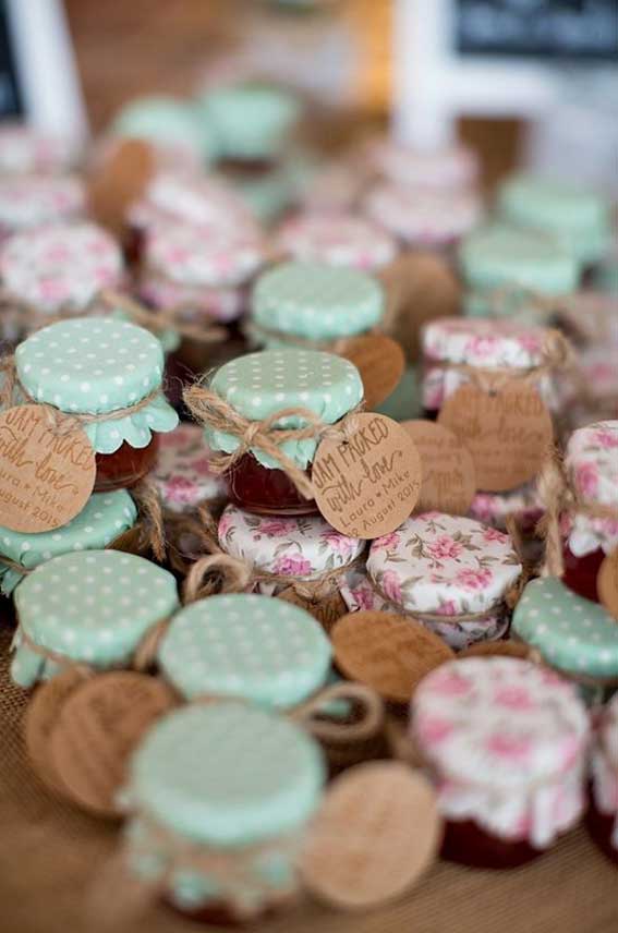 Autumn wedding favor ideas - Homemade jam wedding favor #autumn #wedding 