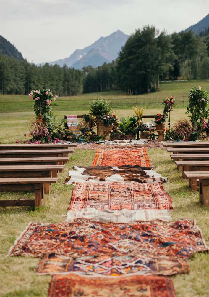 19 Ways To Have A Fabulous Wedding On A Budget { Rustic Wedding Ideas }