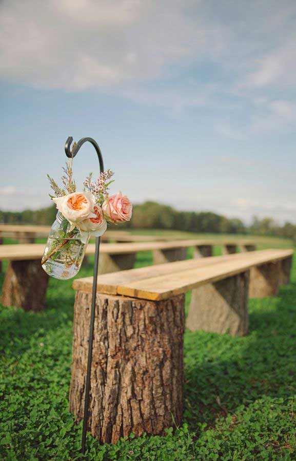 19 Ways To Have A Fabulous Wedding On A budget { Rustic Wedding Ideas }