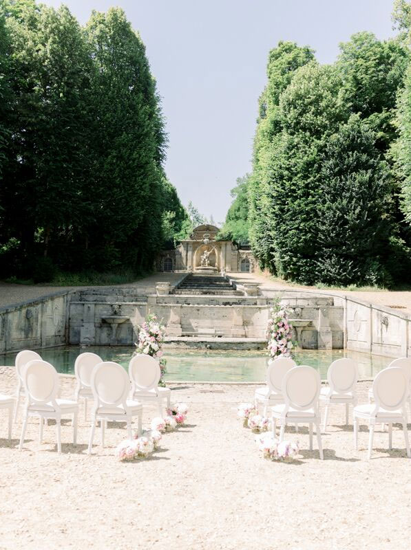 dreamy french chateau wedding, outdoor wedding ceremony , french chateau wedding, wedding ceremony decors