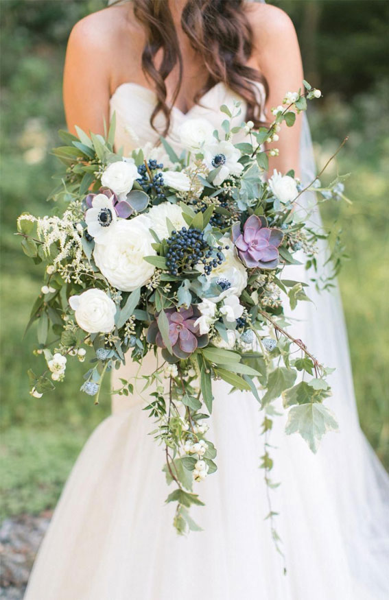 summer wedding bouquet, white bouquet with purple details, summer bouquet , bridal bouquet, white and green bouquet, sage and white bouquet #bouquet