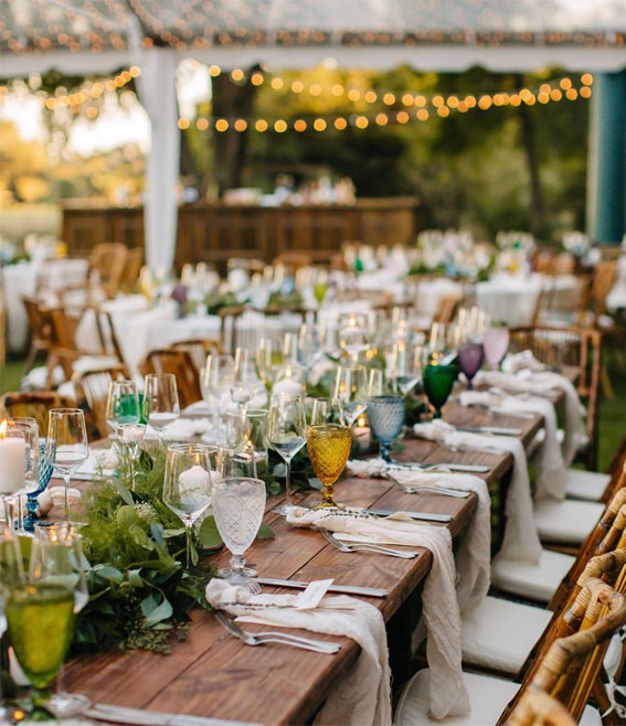 Pretty Ways to Dress Up Your Wedding Reception Tables