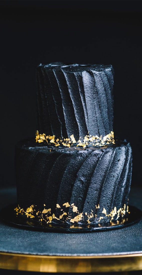 best black wedding cake,  black and gold wedding cake, dark wedding cakes, black buttercream wedding cake, black wedding cakes 2020