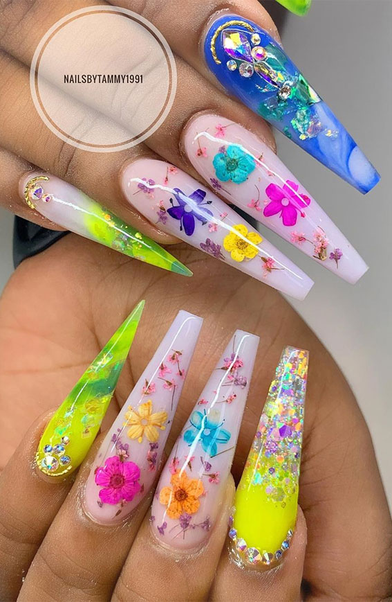 floral press nails, long nails, acrylic nails, acrylic nails designs, images of acrylic nails designs, cute acrylic nails designs, acrylic nail designs gallery , acrylic nail designs for summer, acrylic nail designs 2020