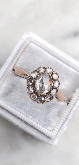 Cluster engagement ring ideas | Vintage inspired engagement rings