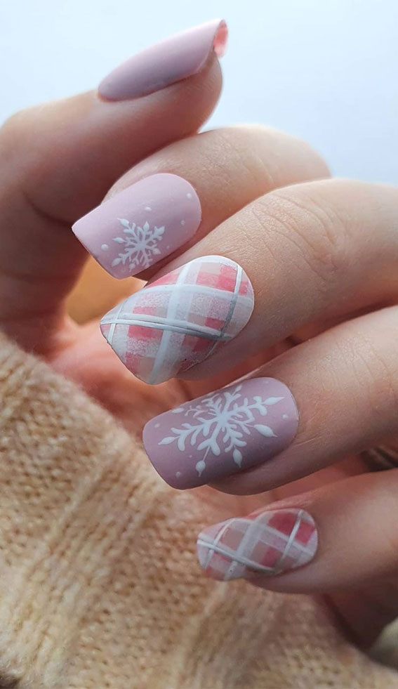 Easy Christmas nails ideas – add to the festive spirit of the season