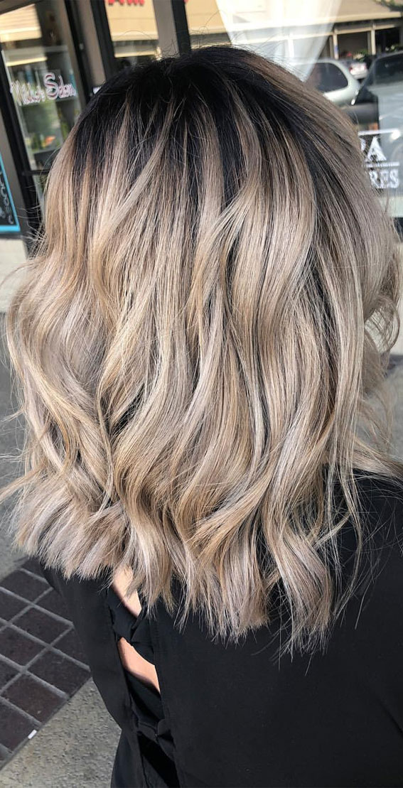 blonde with shadow root and lowlights, blonde root smudge, blend dark roots with blonde hair, blonde hair with shadow root and lowlights, shadow root blonde, dark roots blonde hair, blonde hair dark roots trend, shadow root blonde balayage