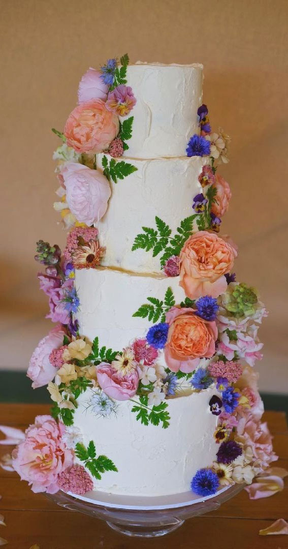 pressed flower wedding cakes, pressed flower wedding cake, edible flower wedding cakes, dried edible pressed flowers, pressed flower cake, wedding cakes 2021, wedding cake trends 2021
