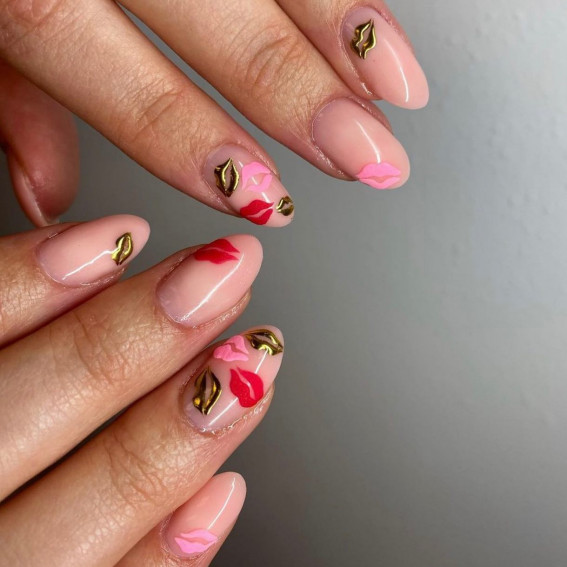 100 Best Valentine’s Day Nails : Gold Pink and Red Kisses