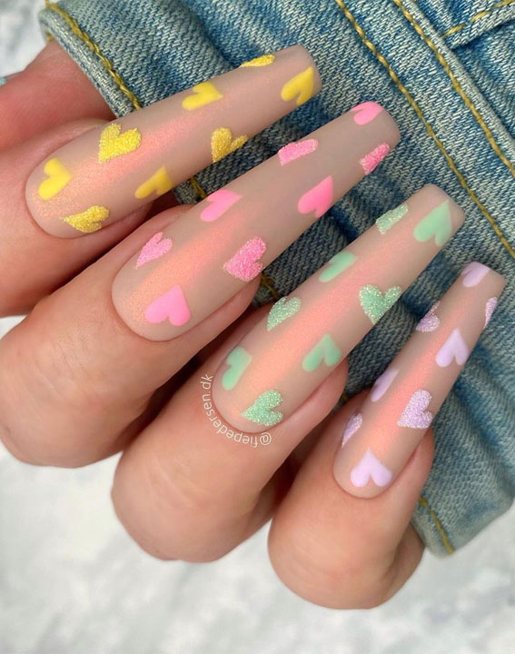 35 Cute Valentine’s Day Nails You’ll Want To Wear : Pastel Heart Nails
