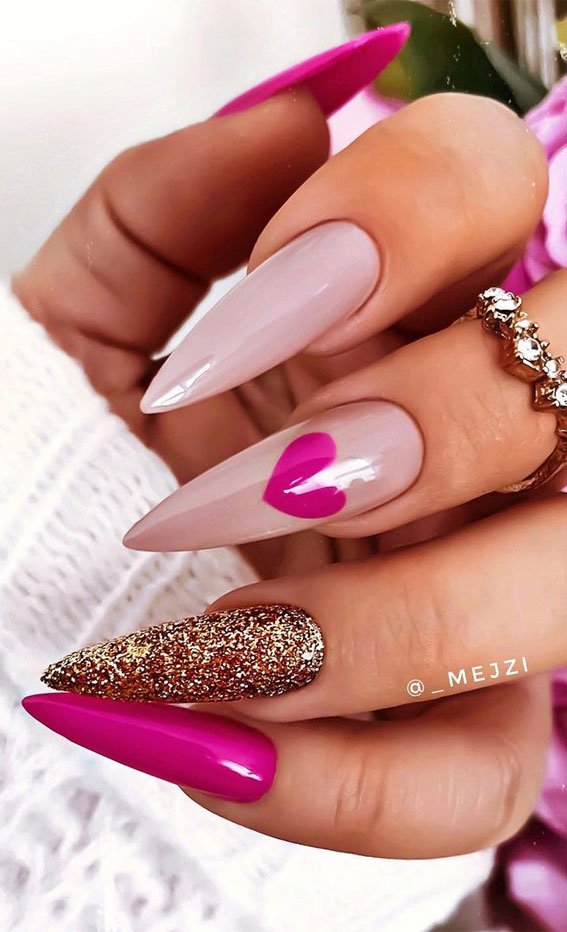 35 Cute Valentine’s Day Nails You’ll Want To Wear : Mismatched Glitter & Pink Nails
