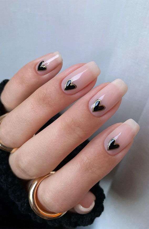 35 Cute Valentine’s Day Nails You’ll Want To Wear : Black Heart Gold Outline Coffin Nails
