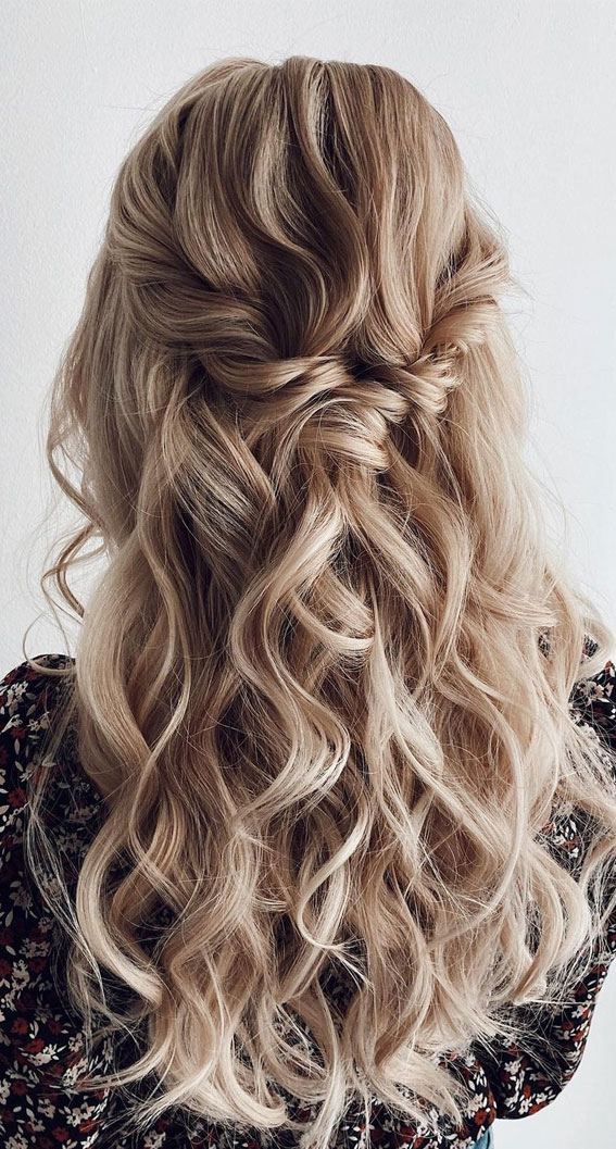 50 Breathtaking Prom Hairstyles For An Unforgettable Night : Textured Half  Up Curl Hair 1 - Fab Mood | Wedding Colours, Wedding Themes, Wedding colour  palettes