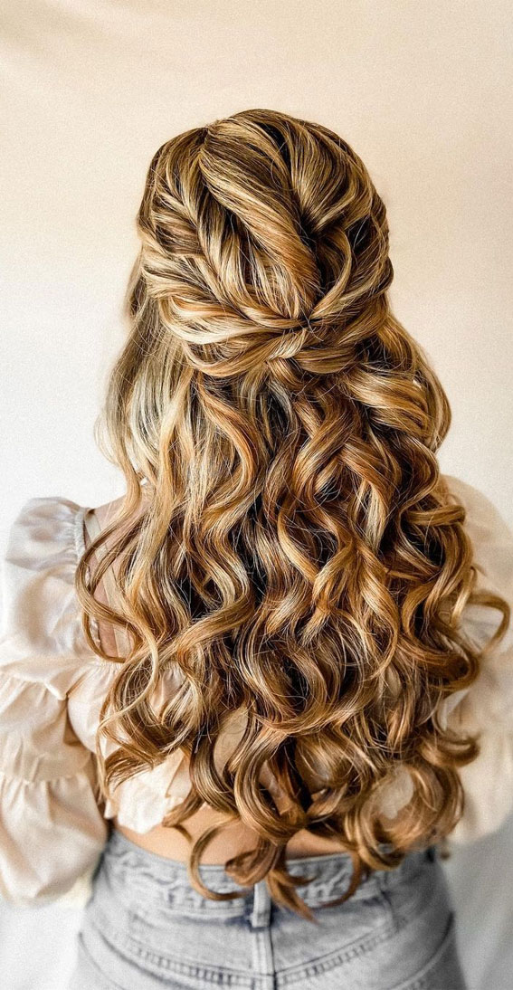 50 Breathtaking Prom Hairstyles For An Unforgettable Night : Textured Half Up For Caramel Beauty