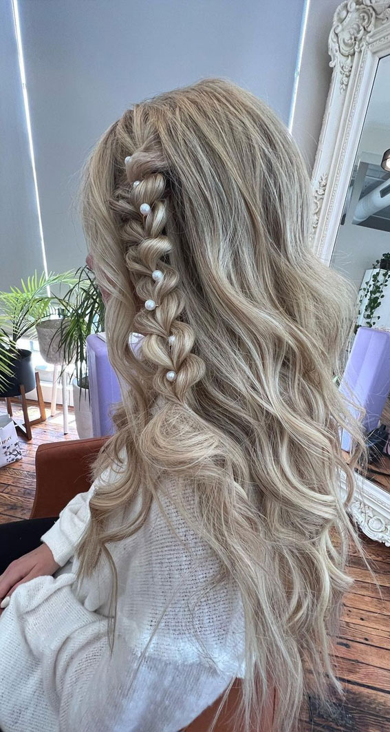 50 Breathtaking Prom Hairstyles For An Unforgettable Night : Braided Hair Down For Platinum Beauty