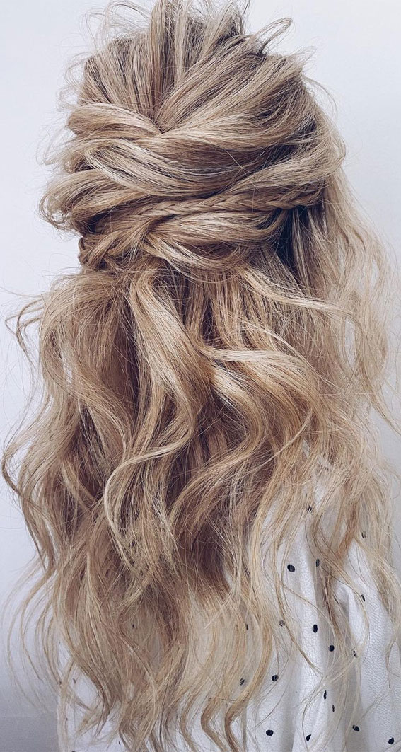50 Breathtaking Prom Hairstyles For An Unforgettable Night : Messy Bobo Vibes