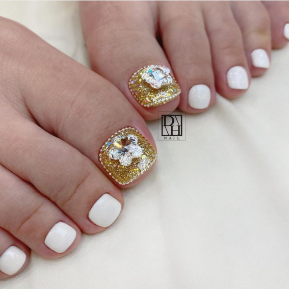 50 Best Wedding Toe Nails : Shimmery Gold with Flower Encrusted