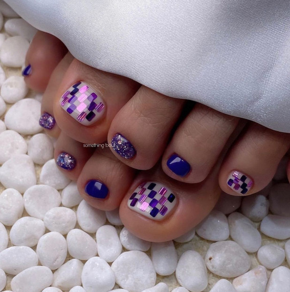 50 Cute Summer Toe Nails for 2022 : Holographic Shades of Purple Checkerboard