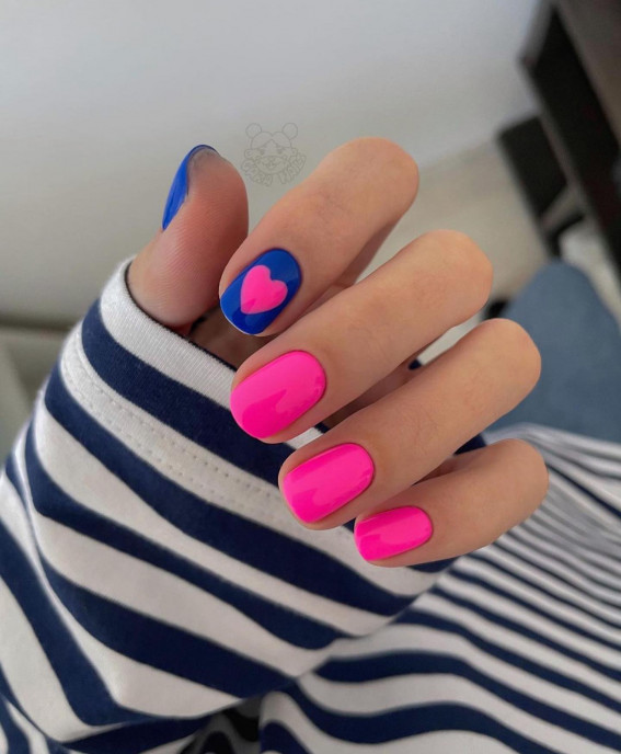 40 Pretty Summer Nails To Wear Right Now : Royal Blue + Bright Pink Nails
