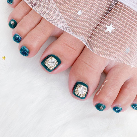 50 Trendy Pedicure Designs To Dress Up Your Toe Nails : Jewel Encrusted + Emerald Green Toe Nails
