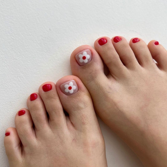 50 Trendy Pedicure Designs To Dress Up Your Toe Nails : Daisy & Red Toe Nails