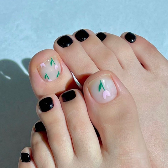 50 Cute Summer Toe Nails for 2022 : Tulip and Black Toe Nails