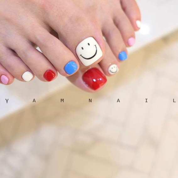 50 Cute Summer Toe Nails for 2022 : Blue, Red and White Smiley Face Nails