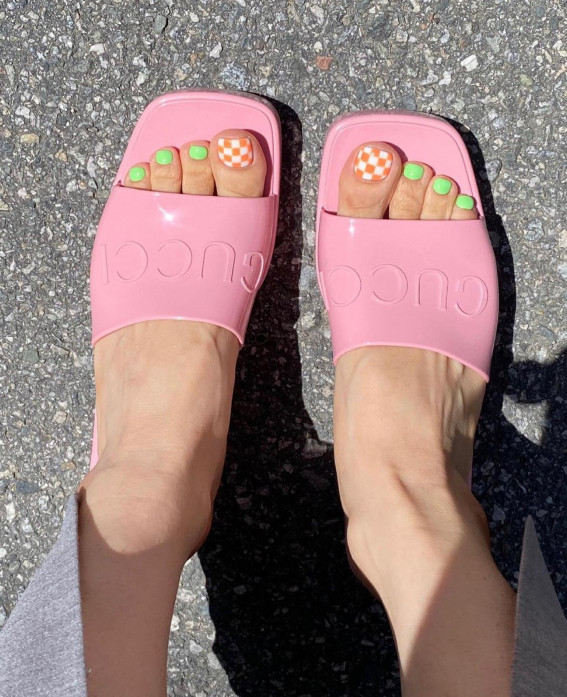 50 Cute Summer Toe Nails for 2022 : Peach Checkerboard & Neon Green