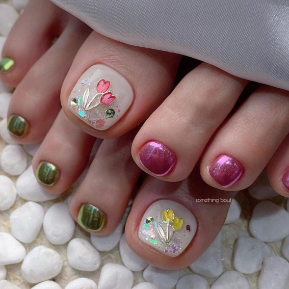 50 Trendy Pedicure Designs To Dress Up Your Toe Nails : Green and Mauve Chrome Toe Nails