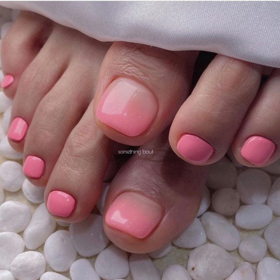 50 Trendy Pedicure Designs To Dress Up Your Toe Nails : Pink Ombre Toe Nails