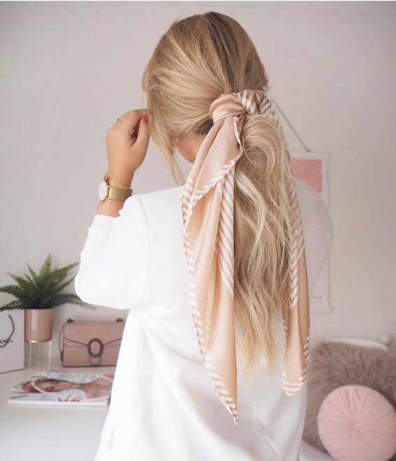 42 Cute and Easy Summer Hairstyles for 2022 : Blonde Low Pony + Scarf