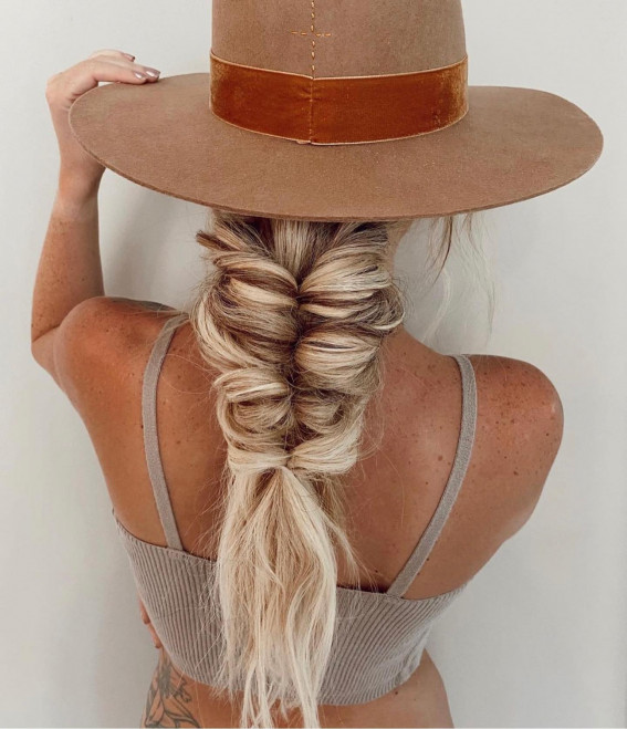 42 Cute and Easy Summer Hairstyles for 2022 : Messy Braid Beach Vibes
