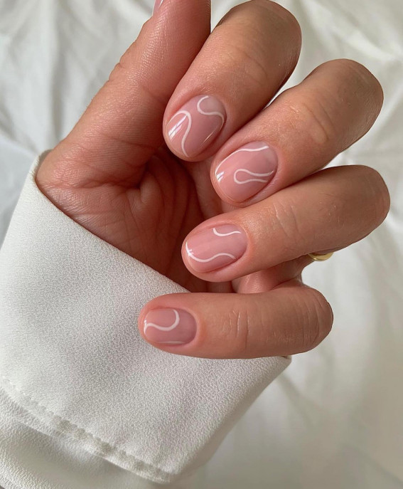 40 Pretty Summer Nails To Wear Right Now : White Swirl Minimalist Nails