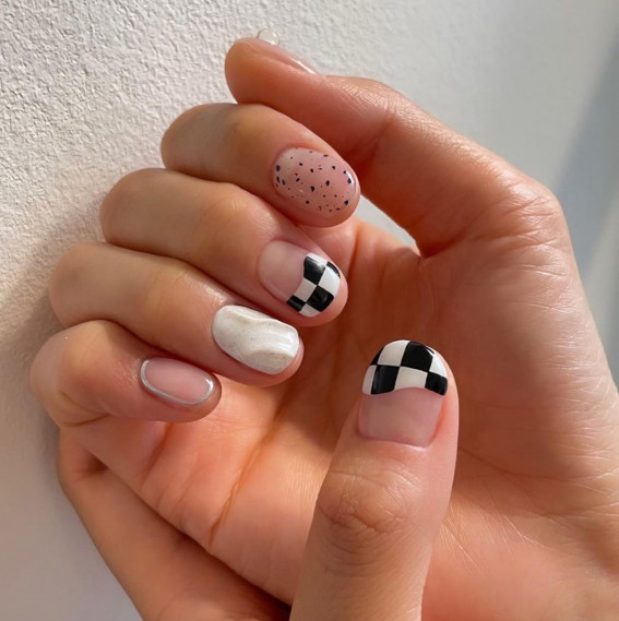 40 Pretty Summer Nails To Wear Right Now : Monochromatic Nail Art