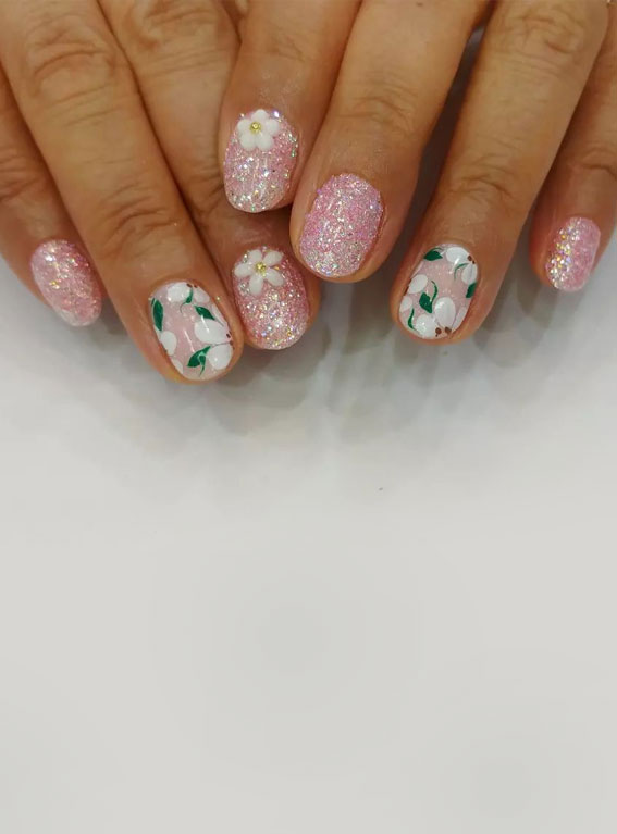 40 Pretty Summer Nails To Wear Right Now : Floral + Glitter Short Round Nails