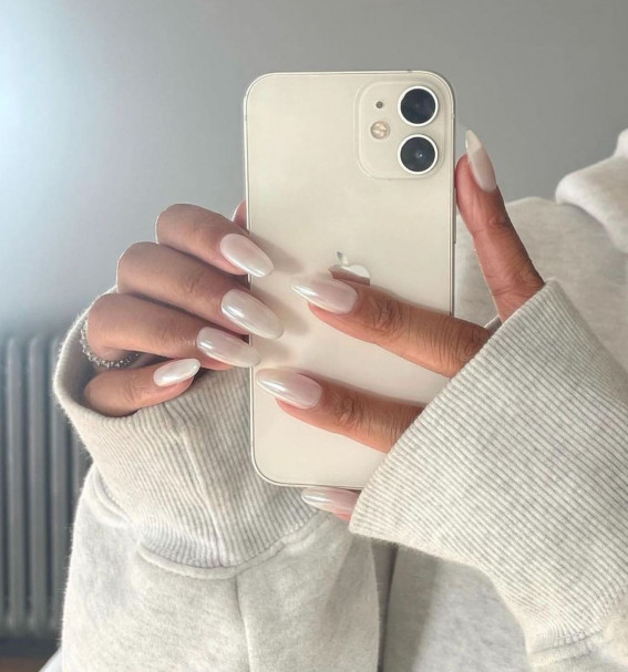 33 Hailey Bieber Glazed Donut Nails : Pearly White Nails
