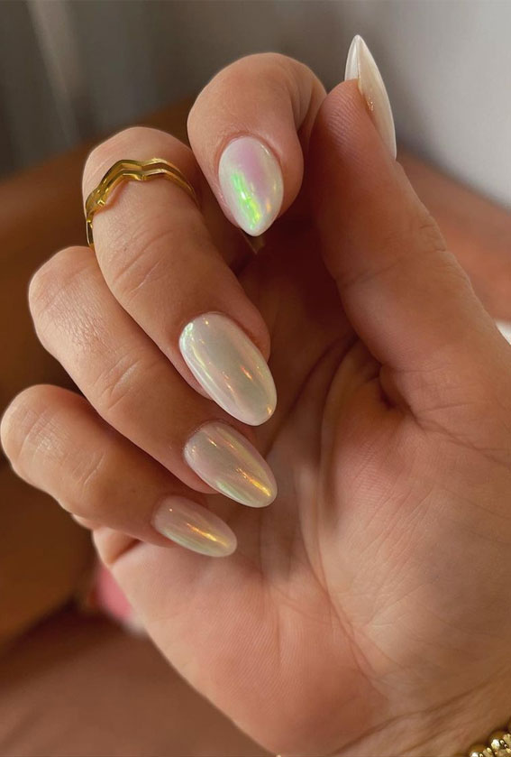 40 Glazed Donut Nails Summer Nail Trend 2022 : Milky Beige Chrome Nails