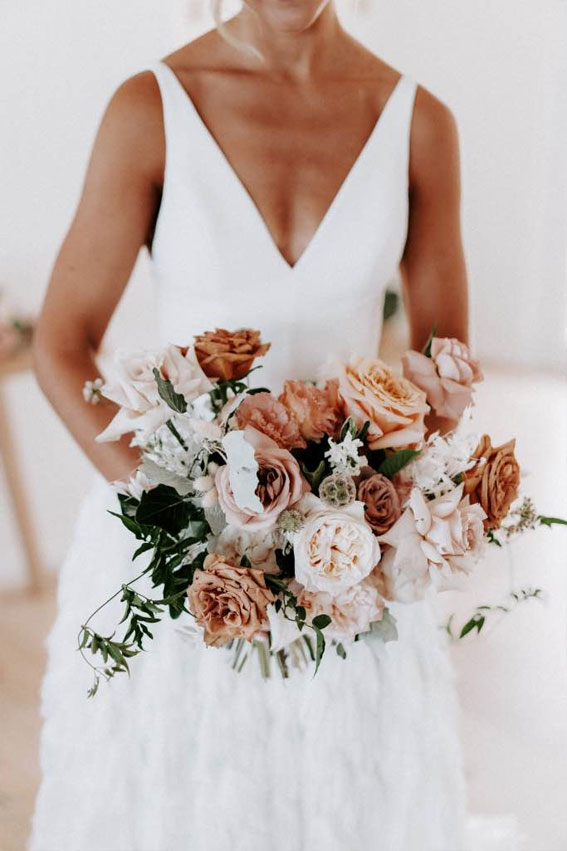 white wedding, neutral wedding , earthy wedding, wedding ideas, autumn wedding , neutral wedding color scheme