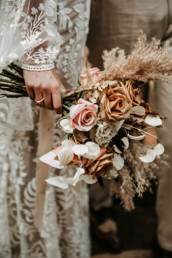 wedding bouquet, neutral wedding bouquet